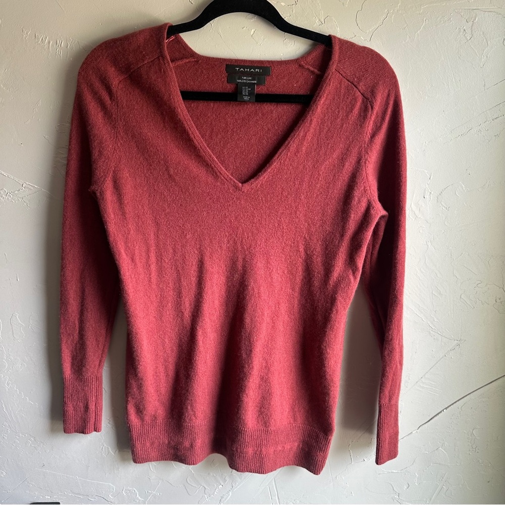 Tahari Pure Lux 100% Cashmere VNeck Sweater Sz XS Relaxed Fit Light Brick Red
